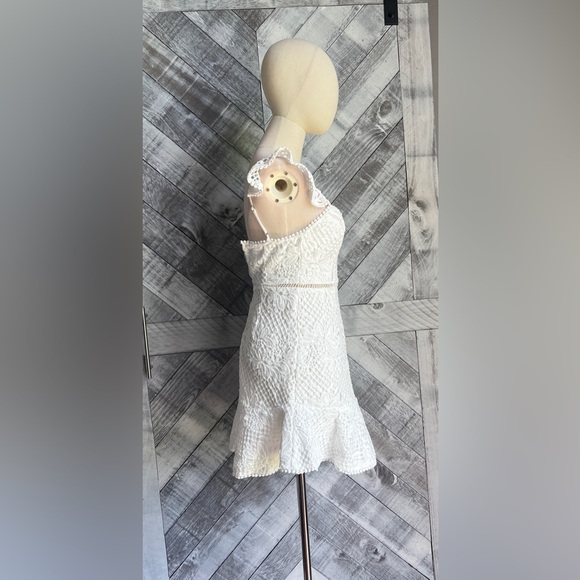 SELFIE LESLIE NWT HALI FRILL STRAP CROCHET LACE DRESS - Picture 8 of 13